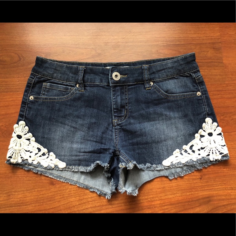 GUESS Lace Embellishment Shorts